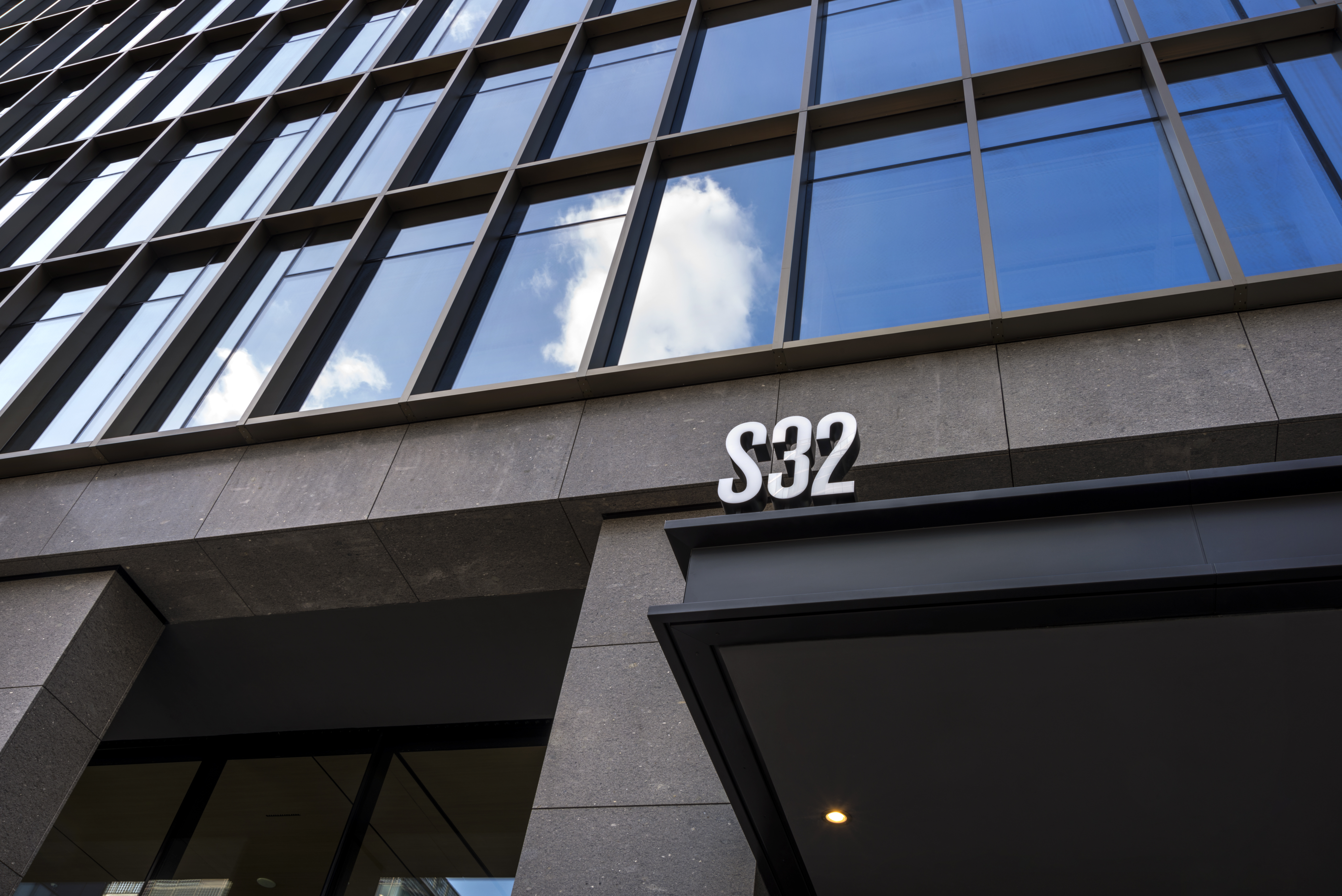 s32s32.jpg